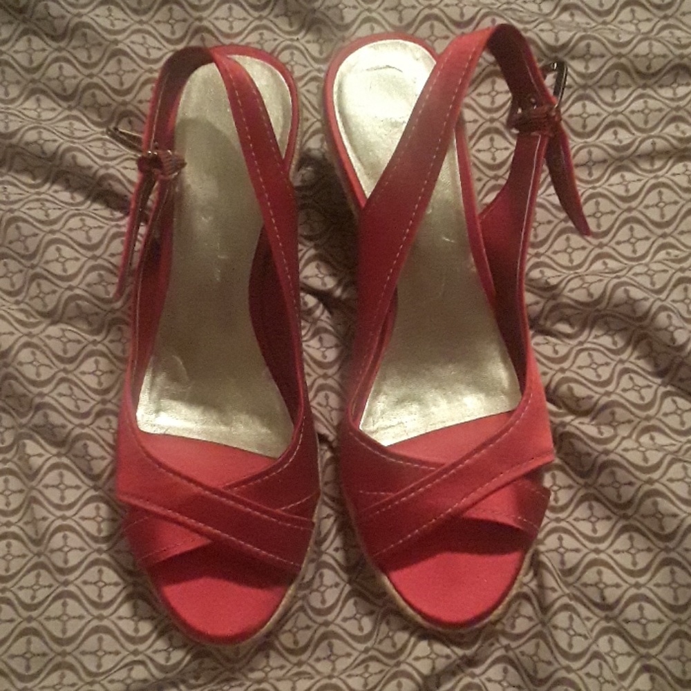 Red franco Sarto wedges